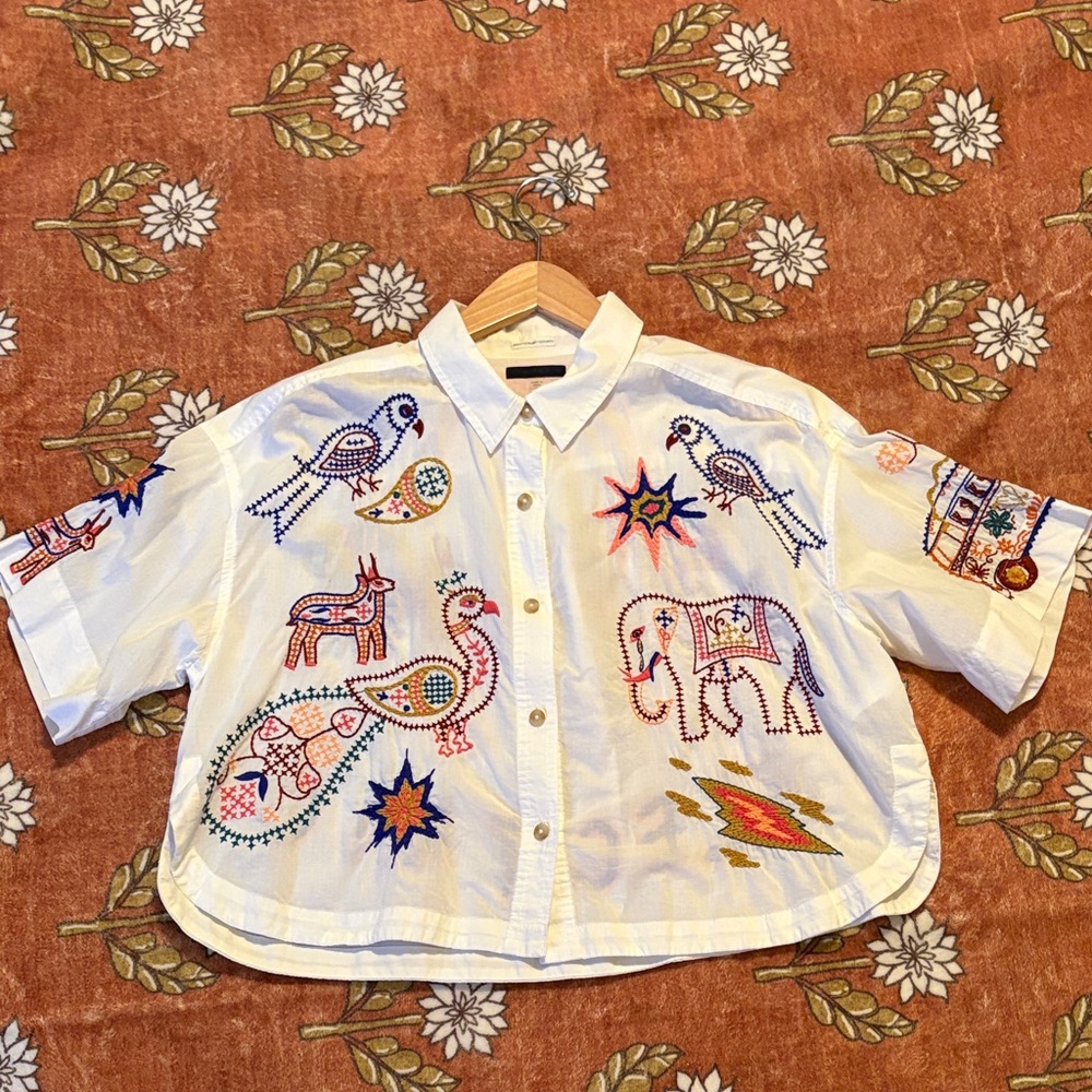 MOTHER White Button-Down Shirt with Multicolor Embroidered Animals